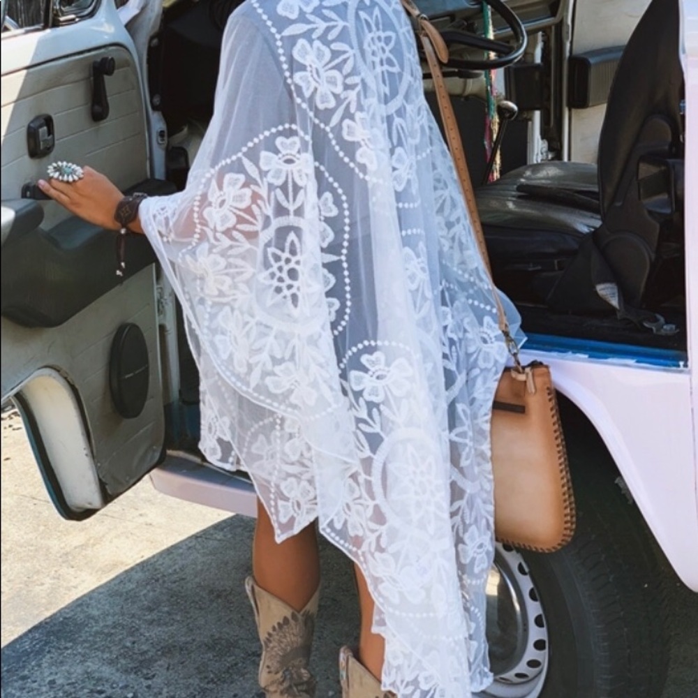 Hi-lo lace Kimono